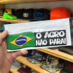 Adesivo de Acrílico modelo (O agro não para)